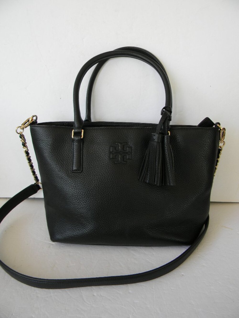 EUC Tory Burch The MEDIUM SATCHEL CROSSBODY BLACK PEBBLE LEATHER